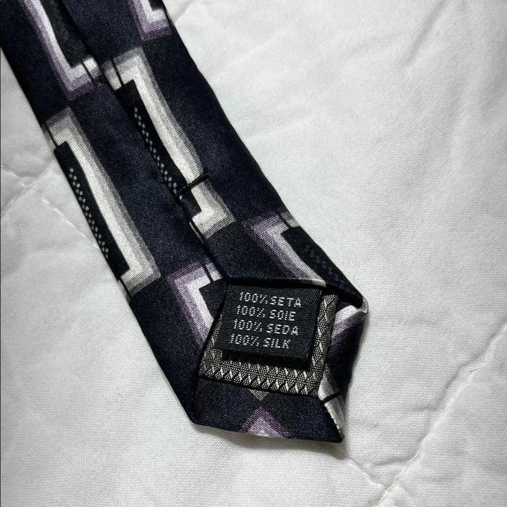 Vintage Croft &‎ Barrow Geometric Black and Gray & purple Tie 100% silk
